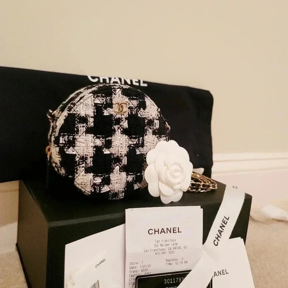 Chanel Ribbon Tweed Round Clutch with Chain - Picture 6 of 12